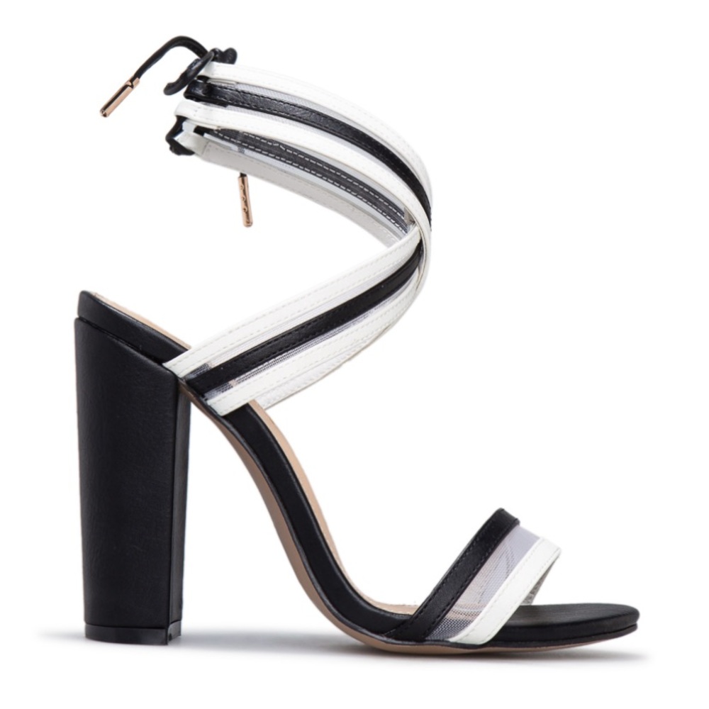 Shoedazzle Block heeled Sandler - Picture 2 of 5